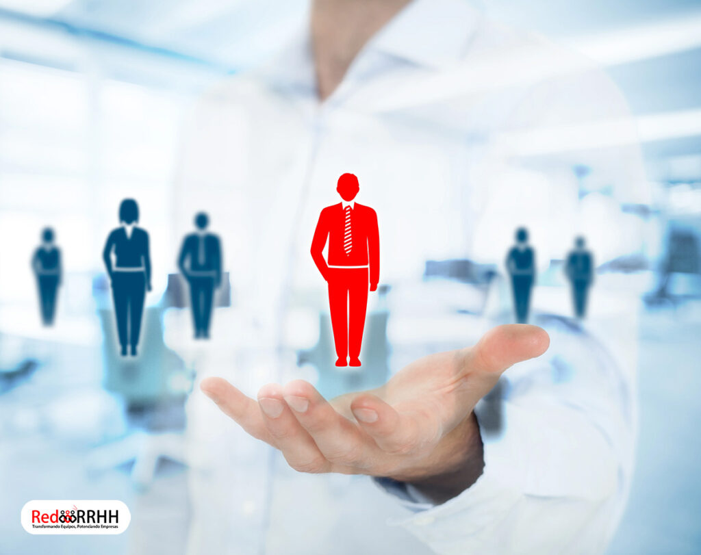 Nuestro equipo de profesionales altamente capacitados se encarga de simplificar y optimizar los procesos, permitiendo que tu empresa se enfoque en áreas estratégicas para su crecimiento.